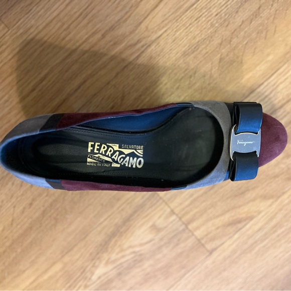 Salvatore Ferragamo Women's Vara Patchwork Burgundy and Gray Suede Pump Heel - Picture 3 of 9